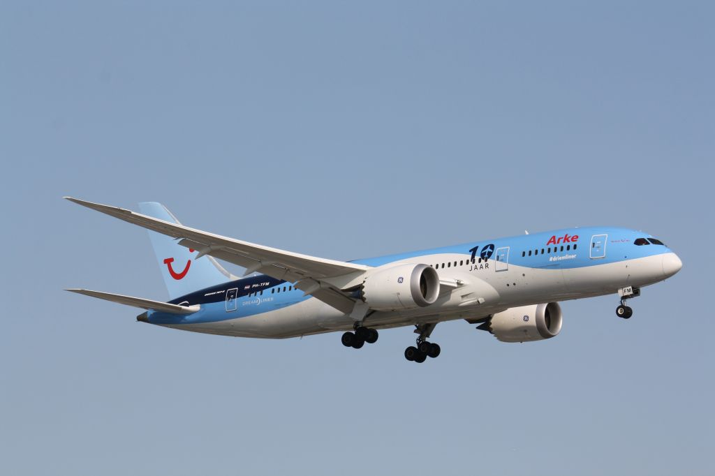 Boeing 787-8 (PH-TFM) - Taken at Lester B Pearson airport (CYYZ)