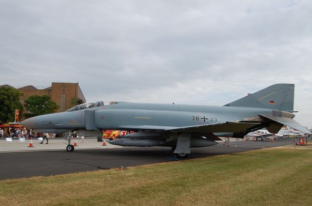 McDonnell Douglas F-4 Phantom 2 —