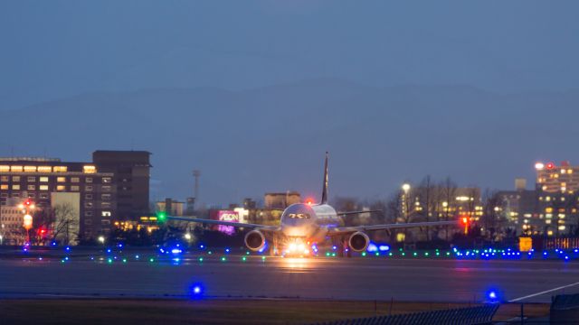 Airbus A321 (B-16206) - Eva Airways / Airbus A321-211br /Nov.29.2015 Hakodate Airport [HKD/RJCH] JAPAN