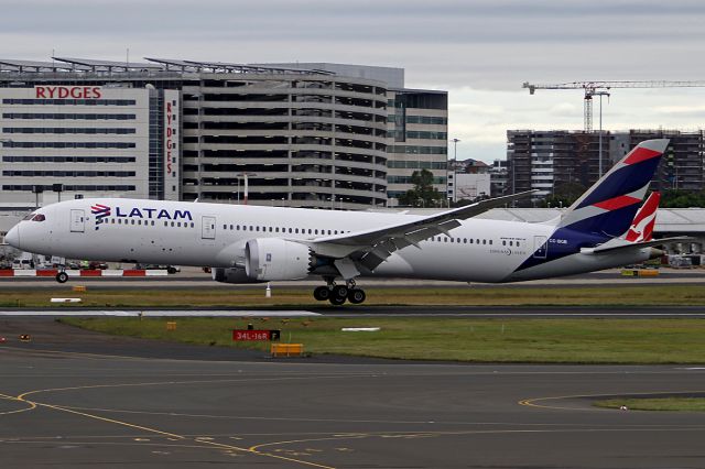 Boeing 787-9 Dreamliner (CC-BGB) - on 5 December 2017