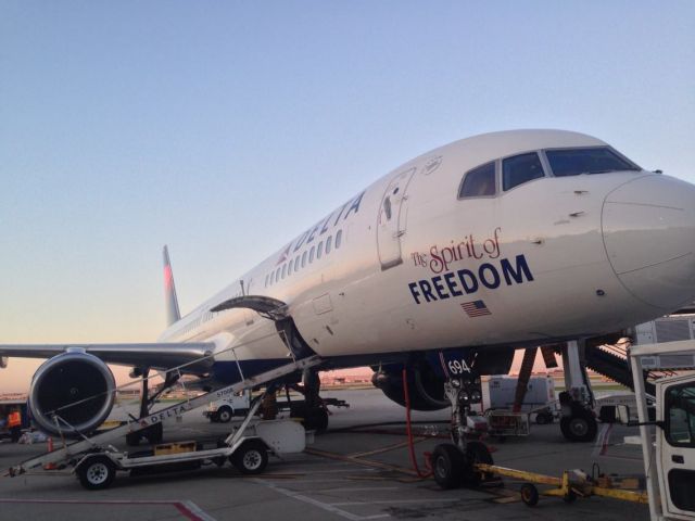 Boeing 757-200 (N694DN) - The Spirit of Freedom at Chicago ORD headed to ATL 