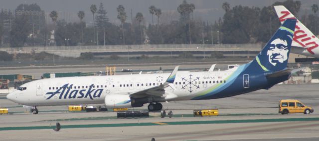 Boeing 737-900 (N287AK)
