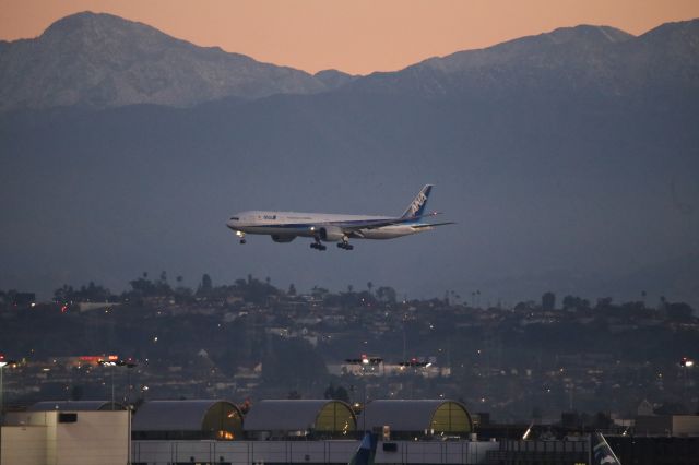 BOEING 777-300ER (JA797A)