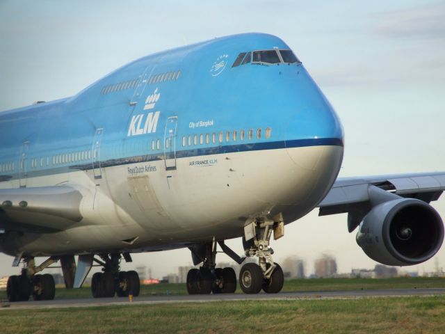 Boeing 747-400 (PH-BFB)