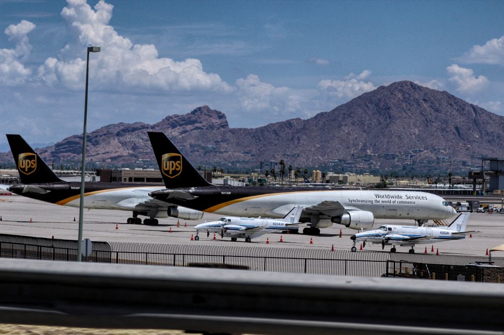 Boeing 757-200 —