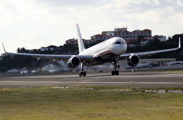 BOEING 767-200 (N936UW)