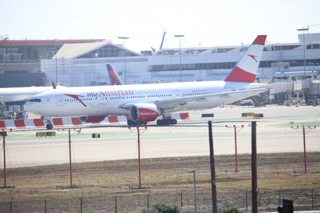 Boeing 777-200 (OE-LPD)