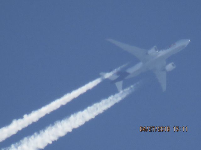 BOEING 777-200LR (N882FD)