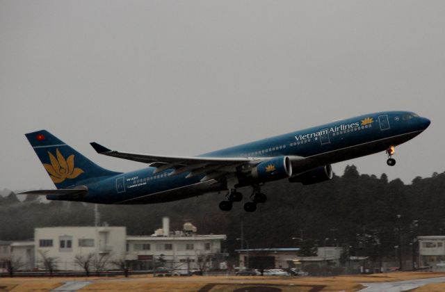 Airbus A330-200 (VN-A377) - Vietnam Airlines A330-200br /January 14, 2013