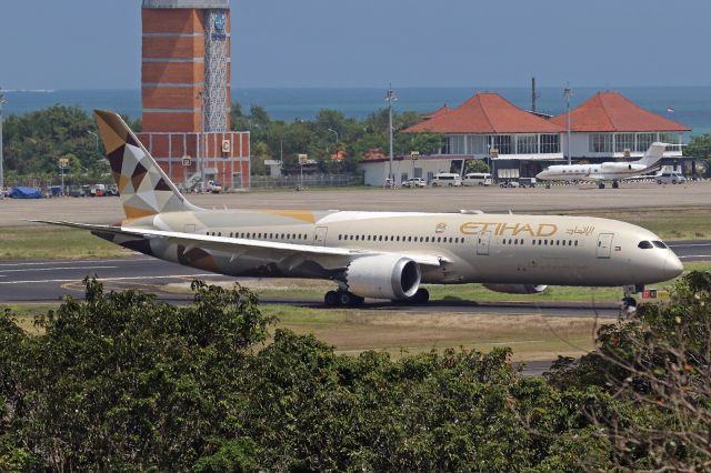 Boeing 787-9 Dreamliner (A6-BNC)