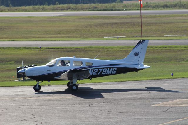 Piper Cherokee (N279MG)