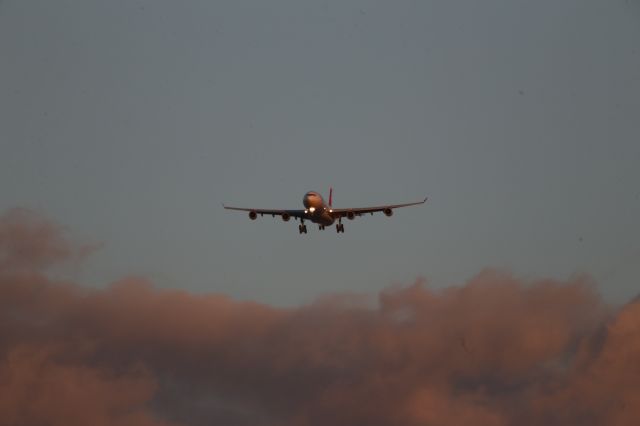 Airbus A340-300 (HB-JMJ)