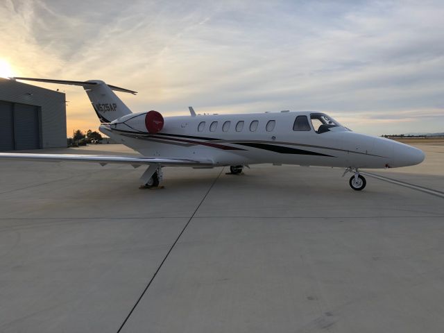 Cessna Citation CJ1 (N525AP) - Nice lighting