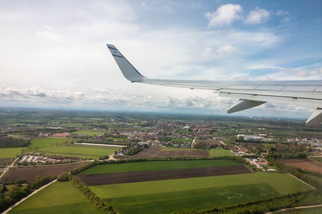 Boeing 737-900 (4X-EHE)