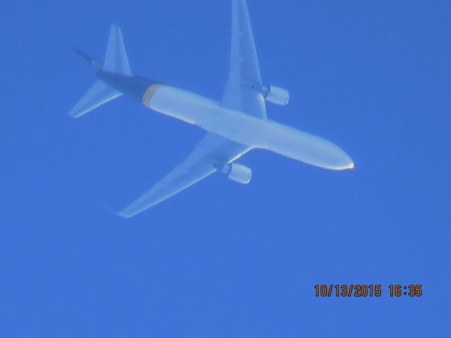 BOEING 767-300 (N355UP)