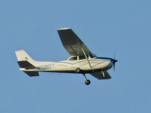 Cessna Skyhawk (N13807) - Blues Air Cessna 172 flying over my neighborhood 