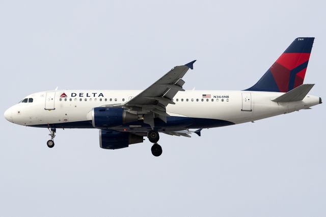 Airbus A319 (N364NB)