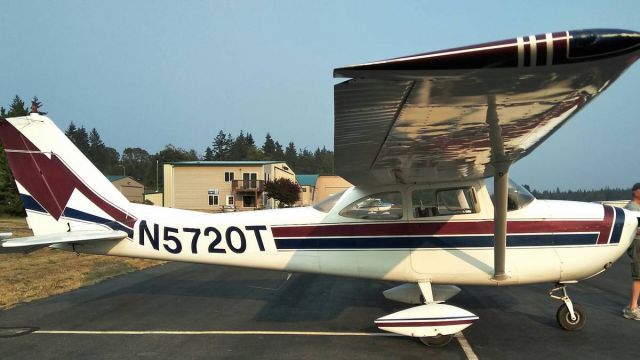 Cessna Skyhawk (N5720T)