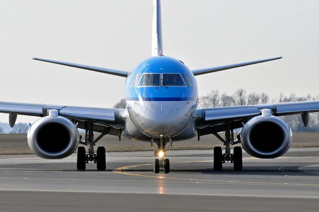 Embraer ERJ-190 (PH-EZK) - ERJ-190-100STD KLM (2010)