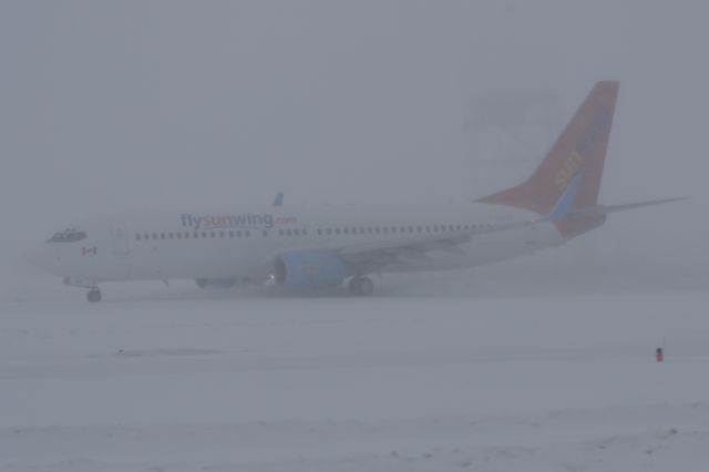 Boeing 737-800 (C-GOAF) - January 1, 2000 - snow blizzard at London Airport 