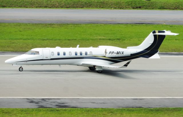 Bombardier Learjet 75 (PP-MIX)