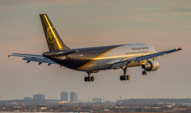 Airbus A300F4-600 (N149UP)