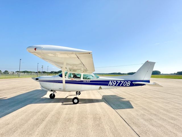 Cessna Skyhawk (N9770B) - CLEAR PROP