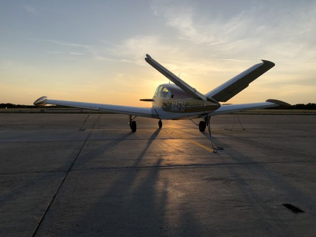 Beechcraft 35 Bonanza (N4FH)