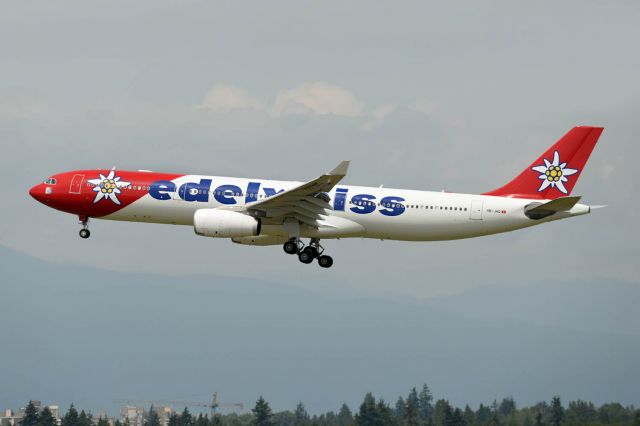 Airbus A330-300 (HB-JHQ)