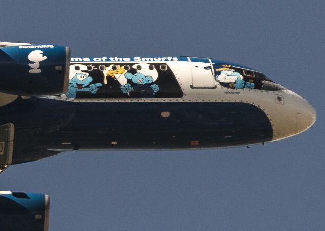 Airbus A320 (OO-SND) - The "Smurfs" A320 heading for Brussels Airport. 6 may afternoon above Jette (Brussels) two minutes before landing.