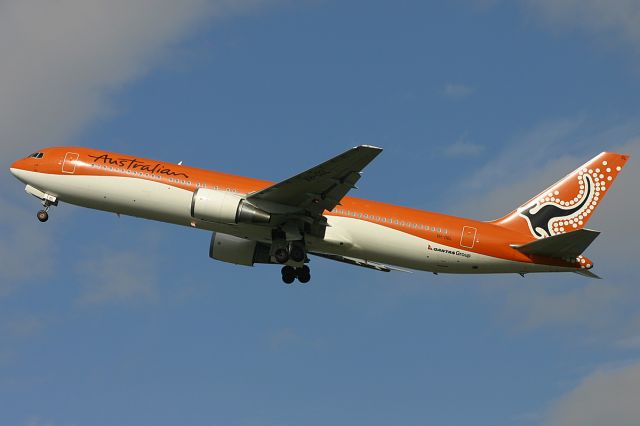 BOEING 767-300 (VH-OGL)