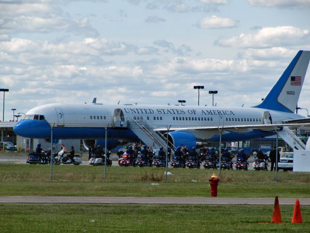 N90003 — - VP Biden visiting Detroit