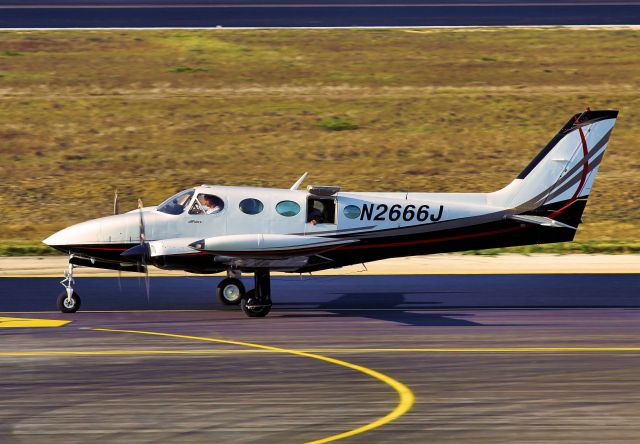 Cessna 310 (N2666J)