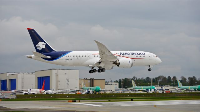 Boeing 787-8 (N965AM) - BOE563 on final to Rwy 16R to complete its maiden flight on 10.11.13. (LN:127 cn 35308).