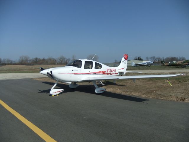 Cirrus SR-20 (N134PG)