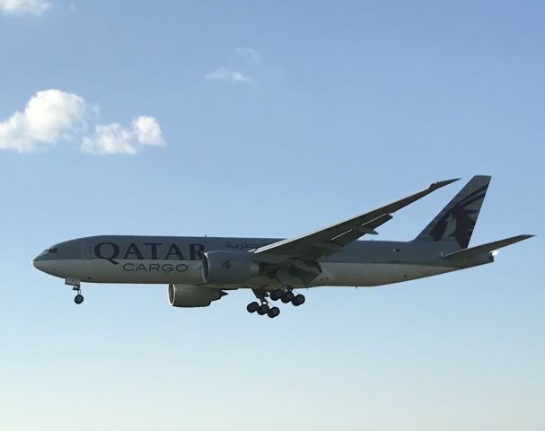BOEING 777-200LR (A7-BFW) - Runway 25 arrival! 6/27/22.