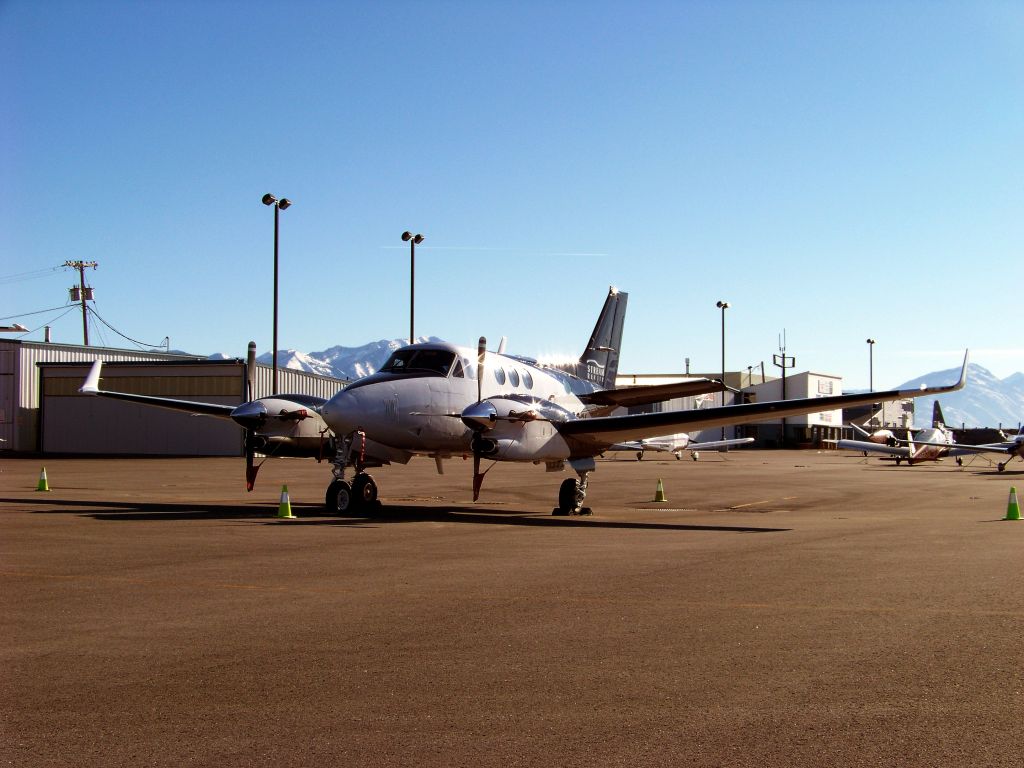 Beechcraft King Air 90 (N996BL)