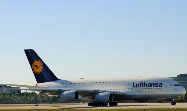 Airbus A380-800 (D-AIMM)