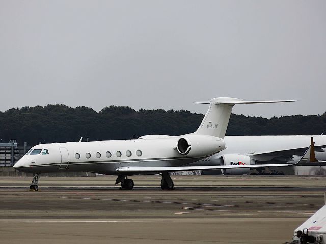 Gulfstream Aerospace Gulfstream V (M-ALAY) - I take a picture on Mar 31, 2017.