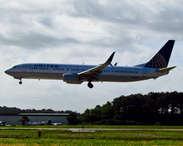 Boeing 737-900 (N78448)