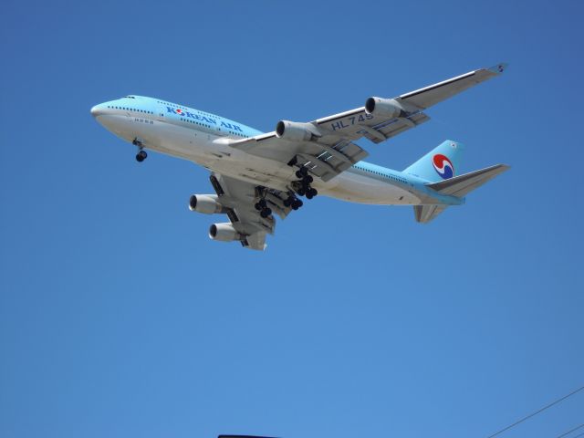 — — - Korean 747-400