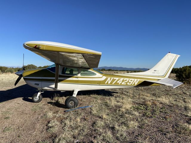 Cessna Skylane (N7429N)