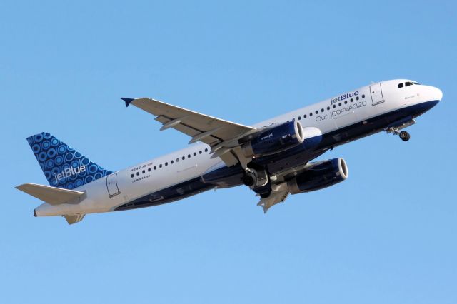 Airbus A320 (N655JB) - "Blue 100" The 100th Airbus A320 In JetBlues Fleet (01-28-2011)