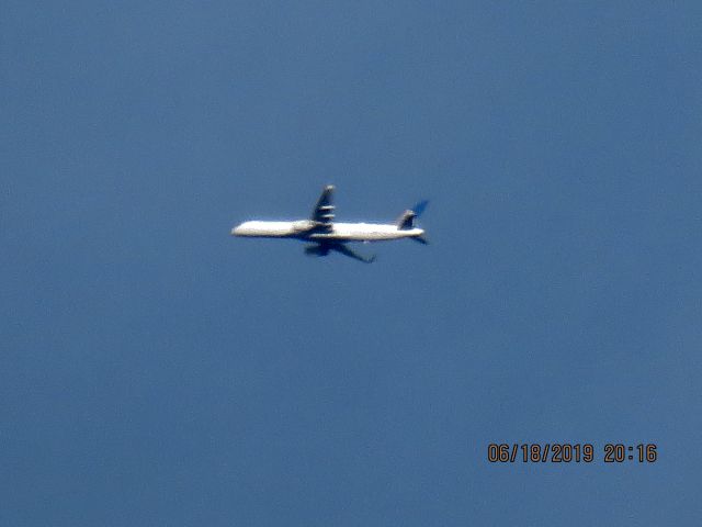 Boeing 757-200 (N17104)
