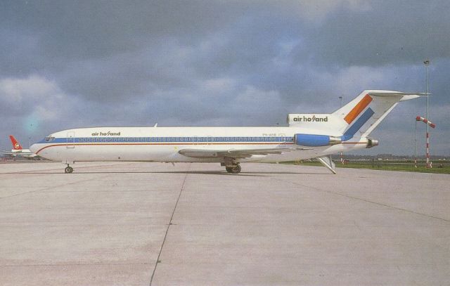 BOEING 727-200 (PH-AHB) - scanned from postcardbr /air holland