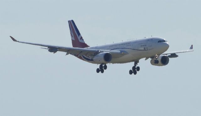 Airbus A330-300 (ZZ336) - On landing RW31