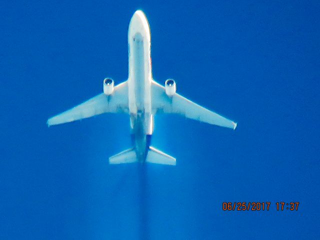 Boeing MD-11 (N623FE)