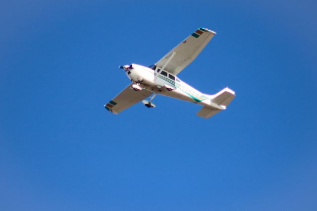 Cessna Skyhawk (N8528T)