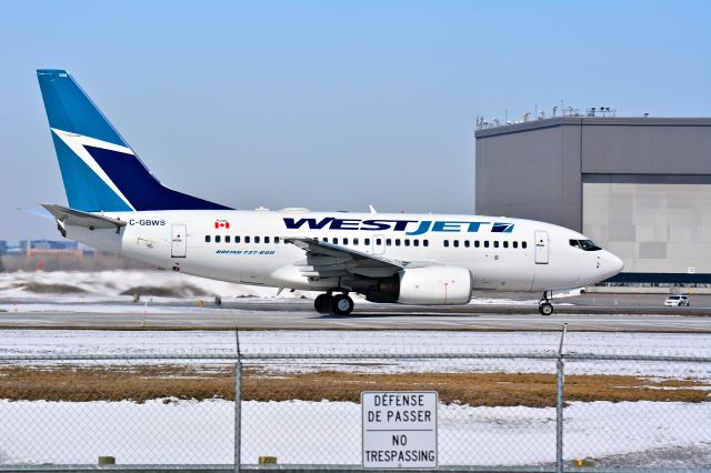 Boeing 737-700 (C-GBWS)