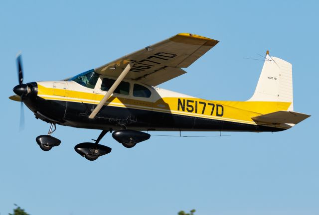 Cessna Skylane (N5177D)